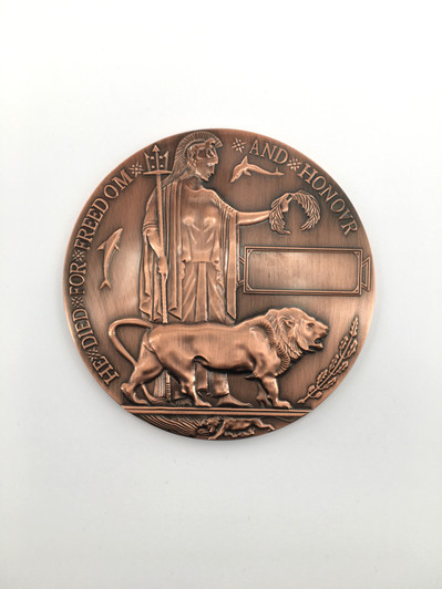 WW1 Memorial Plaque In October 1916 the British Government set up a committee regarding the idea for a commemorative memorial plaque that could be given to the relatives of men and women whose deaths were attributable to
