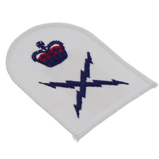 Electronic Technician Petty Officer Badge White Order the Quality Electronic Technician Petty Officer Badge White now from the military specialists. Perfectly sized, this badge has embroidered details ready for wear. Order now. Specifications: Mate Electronic Technician Petty Officer Badge White Order the Quality Electronic Technician Petty Officer Badge White now from the military specialists. Perfectly sized, this badge has embroidered details ready for wear. Order now. Specifications: Mate