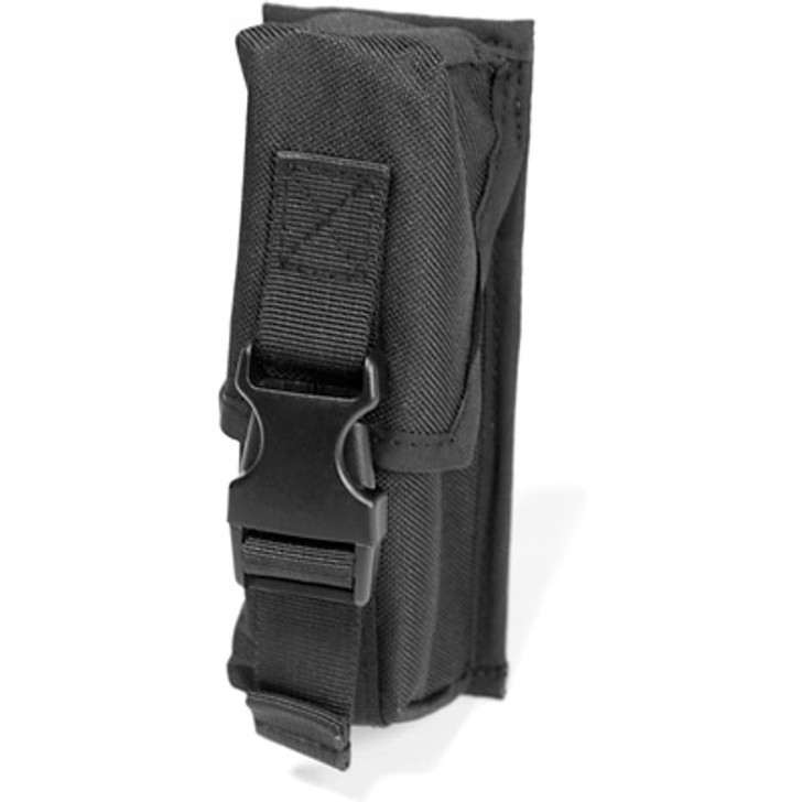 Day/Night Flare Pouch BK Day/Night Flare Pouch BK Day/Night Flare Pouch in black from the military specialists. Designed to carry a single smoke (day) or red (night) flare.