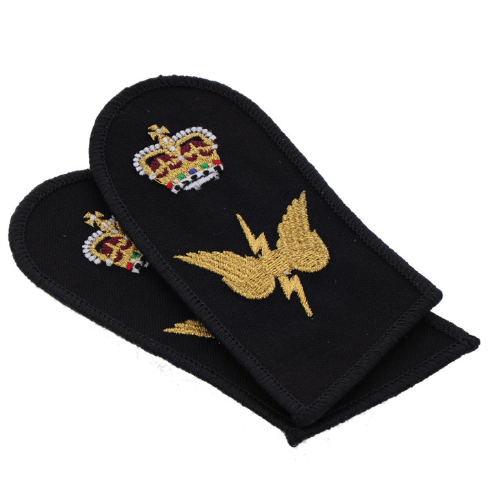 Radio Operator Chief Petty Officer Badge Radio Operator Chief Petty Officer Badge Order the Quality Radio Operator Chief Petty Officer Badge now from the military specialists. Perfectly sized, this badge has embroidered details ready for wear. Order now. Specifications: Material: E