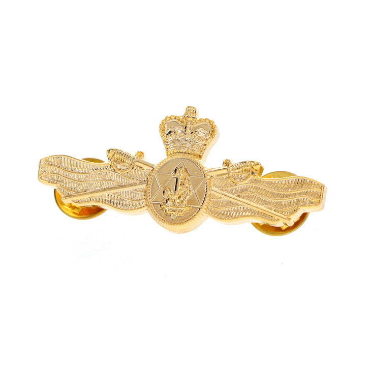 Maritime Logistics Officer Gold Badge Small Maritime Logistics Officer Gold Badge Small Order the Maritime Logistics Officer Gold Badge today from the military specialists. Available in a small size, this badge is perfectly sized and features two butterfly clutch pins to make it ready fo