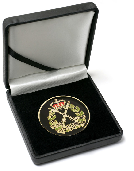 RAinf Medallion In Case Get a fantastic Royal Australian Infantry Corps (RAinf) medallion presented in a leather look gift box. Order now from the military specialists, and present your next medallion in style. Specification