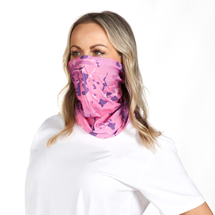 Neck Gaiter - Pink Camouflage (Kids Size) Neck Gaiter - Pink Camouflage (Kids Size) Manufactured from hard-wearing high-tech microfibre for superior comfort and fit. The moisture wicking fabric helps keep you cool in the heat and warms you against the cold. The adaptable design prote