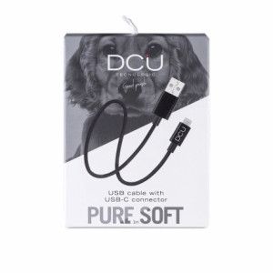 Frontal del empaque del cable USB C DCU Pure Soft 1 metro, diseño con fondo de perro, ideal para carga rápida y sincronización de datos Frontal del empaque del cable USB C DCU Pure Soft 1 metro, diseño con fondo de perro, ideal para carga rápida y sincronización de datos