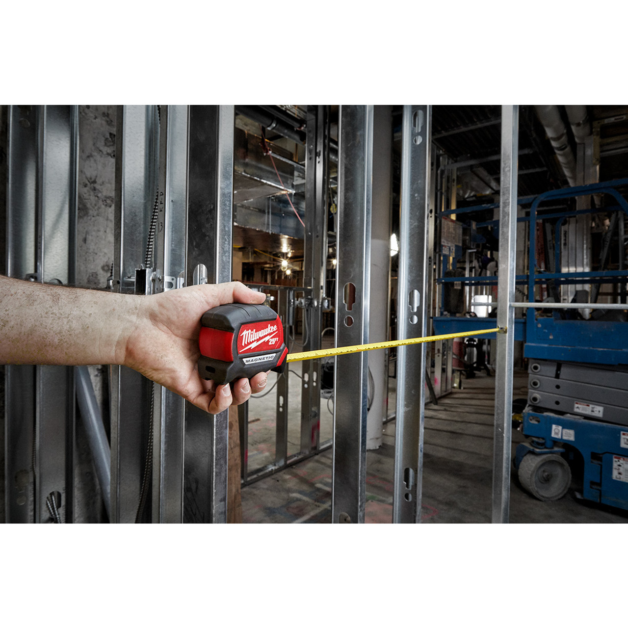 New Milwaukee Tool Wide-Blade Tape Measures with “Best-in-Class