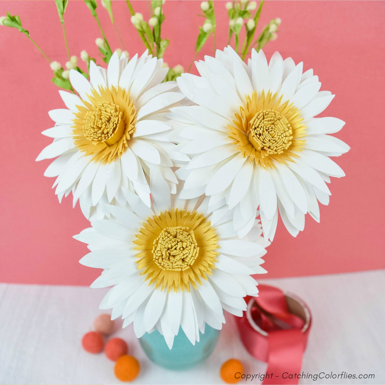 small daisy flower template catching colorflies