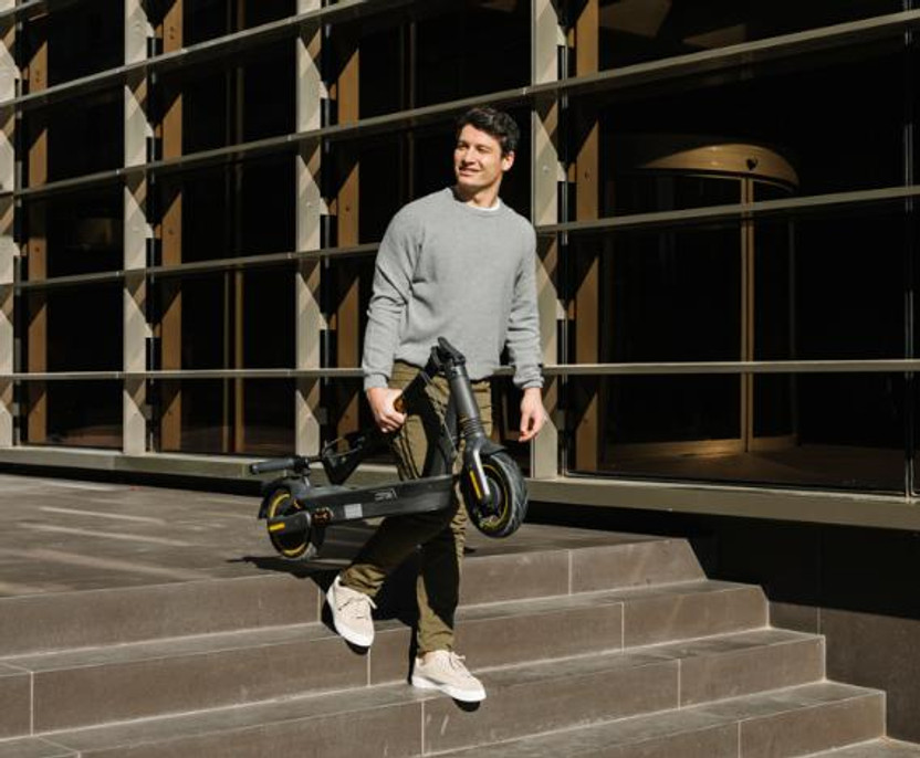 Which is Better: Electric Scooter vs Electric Bike? Your Decision-Making Guide