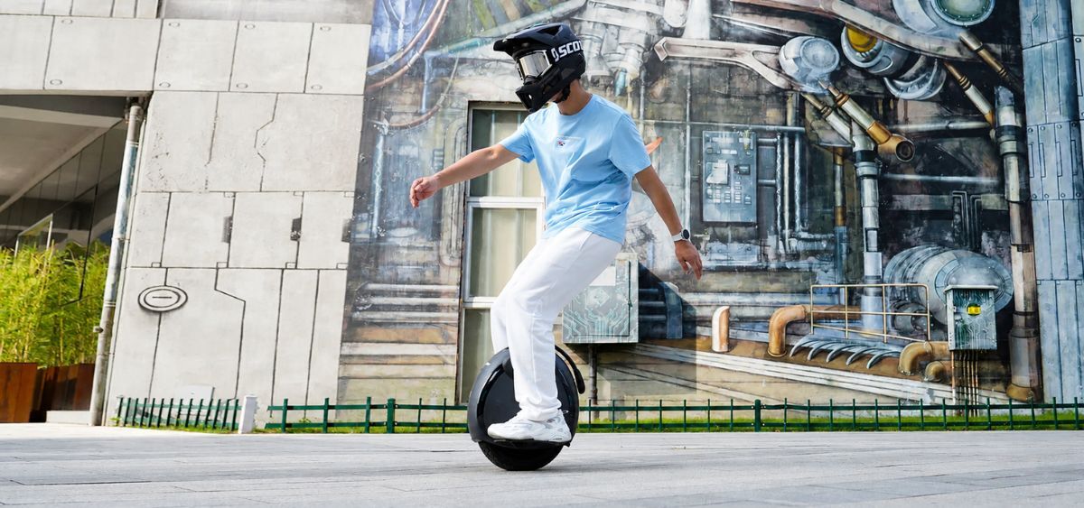 InMotion V6 Electric Unicycle Image