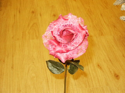 Fuchsia Mesh Single Rose
