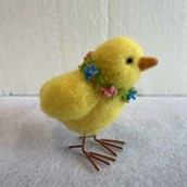 Felt Chick with Flower Garland 9x6.5x8.5cm