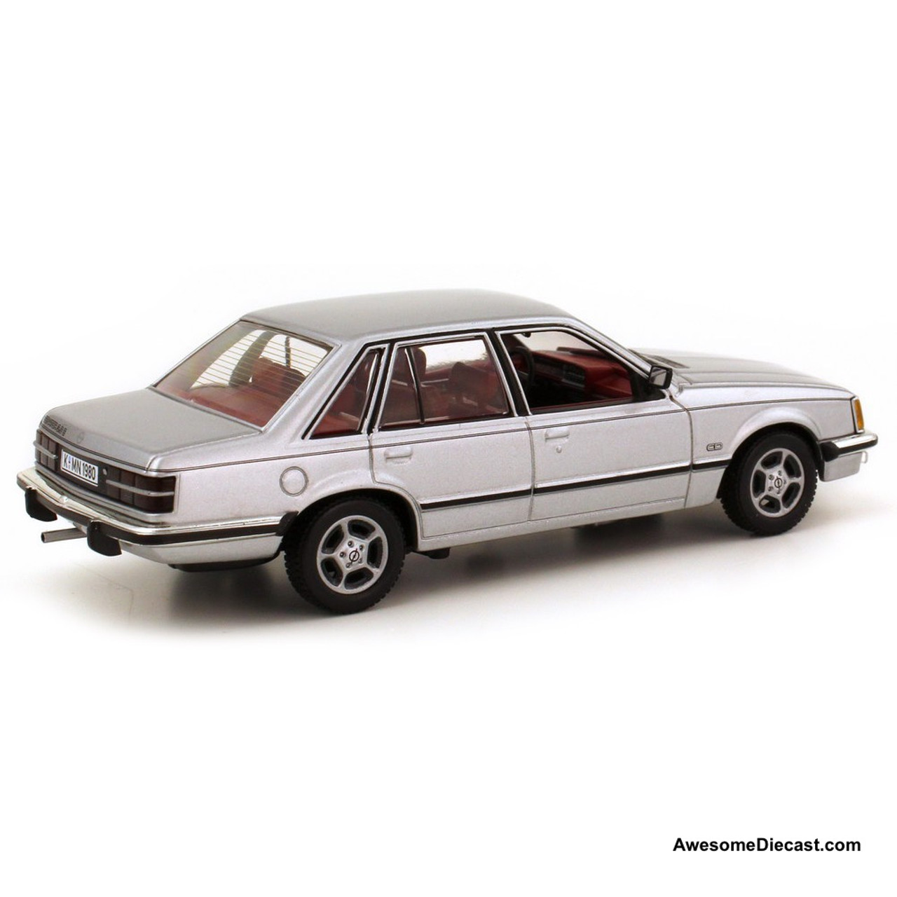 Minichamps 1:43 1980 Opel Senator - Awesome Diecast