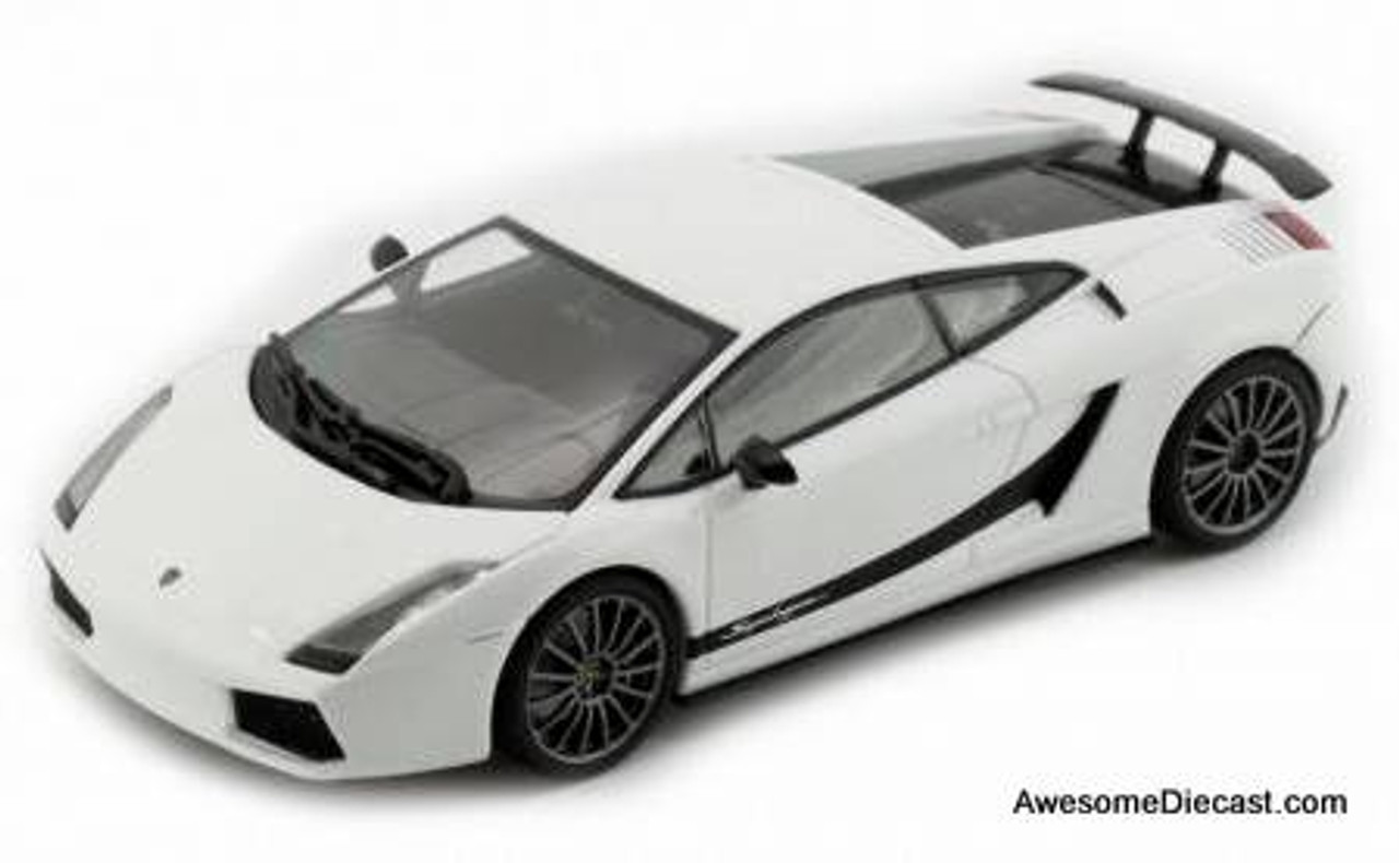 AutoArt 1:43 2010 Lamborghini Gallardo Superleggera: Metallic White