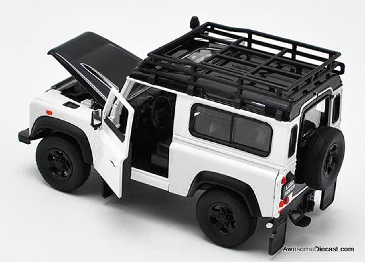 Welly 1:24 Land Rover Defender, White