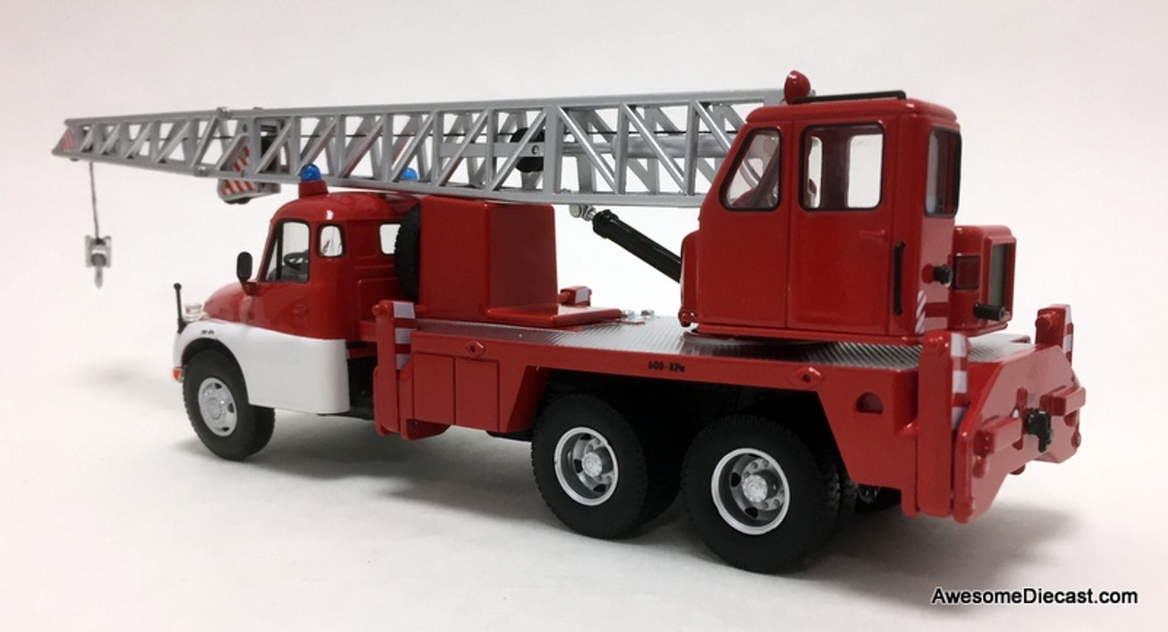 Schuco 452663200 1:87 Red Feuerwehr Tatra T148 Fire Truck Diecast
