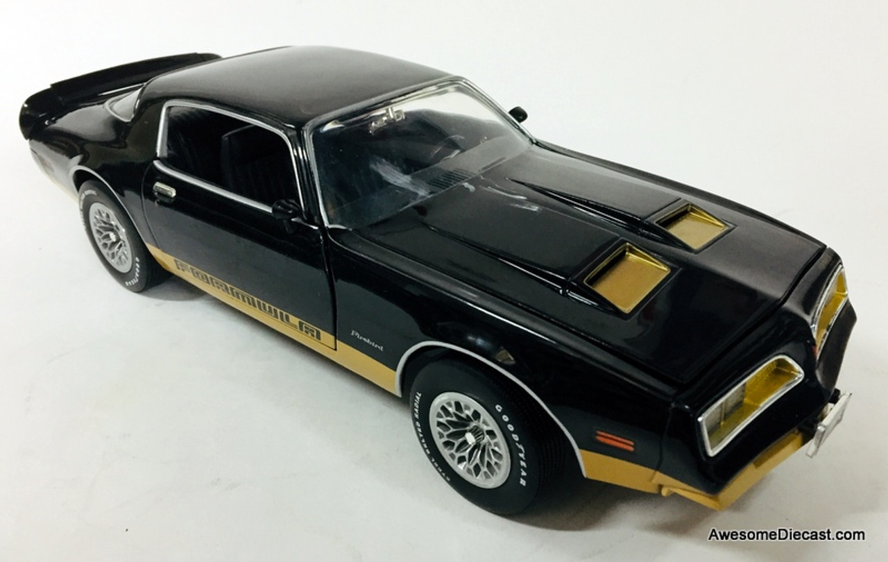 1977 PONTIAC FIREBIRD T/Aの1/18スケールモデル 1977-Pontiac-Firebird-Trans-Am