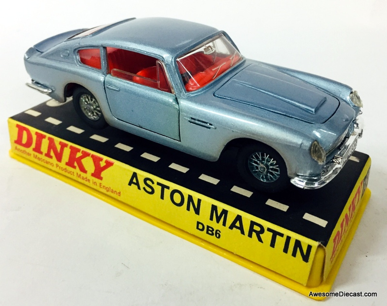 Dinky 1:43 1966 Aston Martin DB6, Silver/Blue