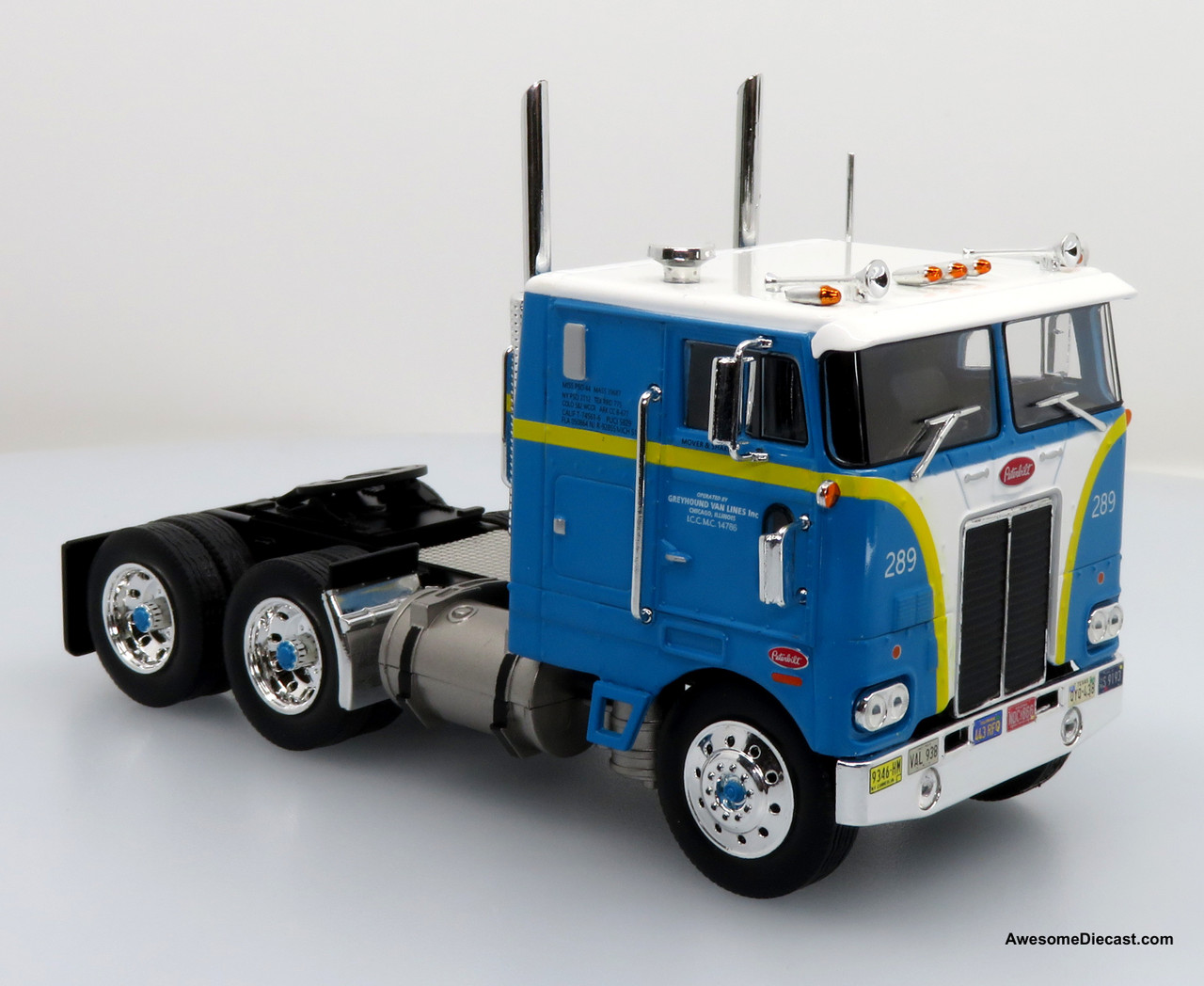 Iconic Replicas 1:43 Peterbilt 352 Pacemaker Tractor Trailer: Greyhound Van  Lines