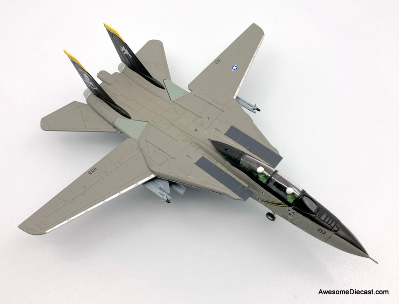 Flight Deck Models 1:100 Grumman F-14B Tomcat: USS John F Kennedy 2004  