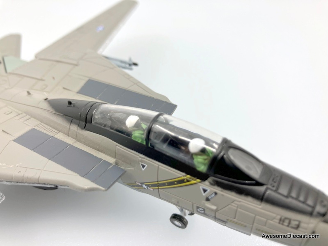 Flight Deck Models 1:100 Grumman F-14B Tomcat: USS John F Kennedy 2004  