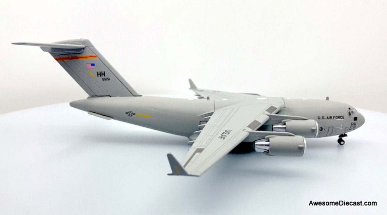 Flight Deck Models 1:200 Boeing C-17 Globemaster 111: United States Air  Force