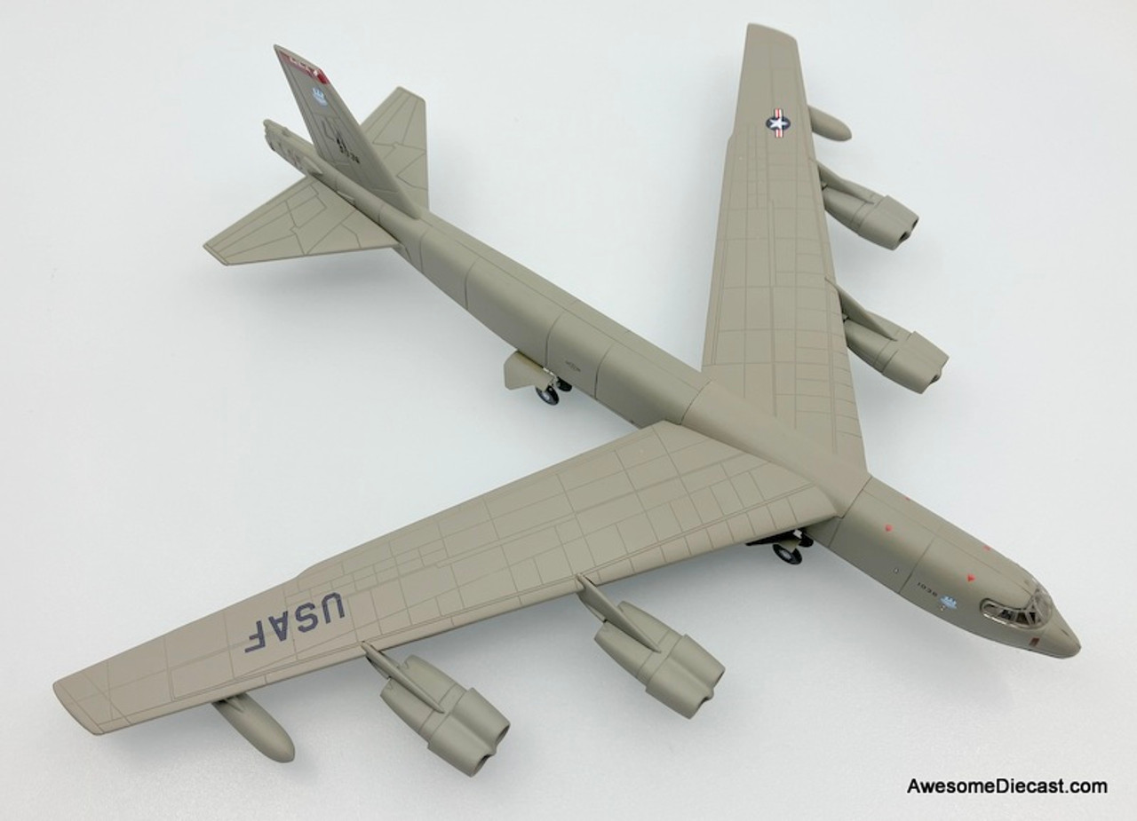 Flight Deck Models 1:200 Boeing B-52 Stratofortress: US Air Force