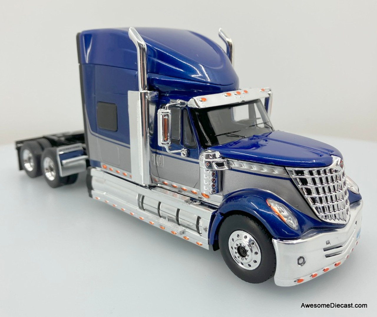 IXO 1:43 2010 International Lonestar, Metallic Blue