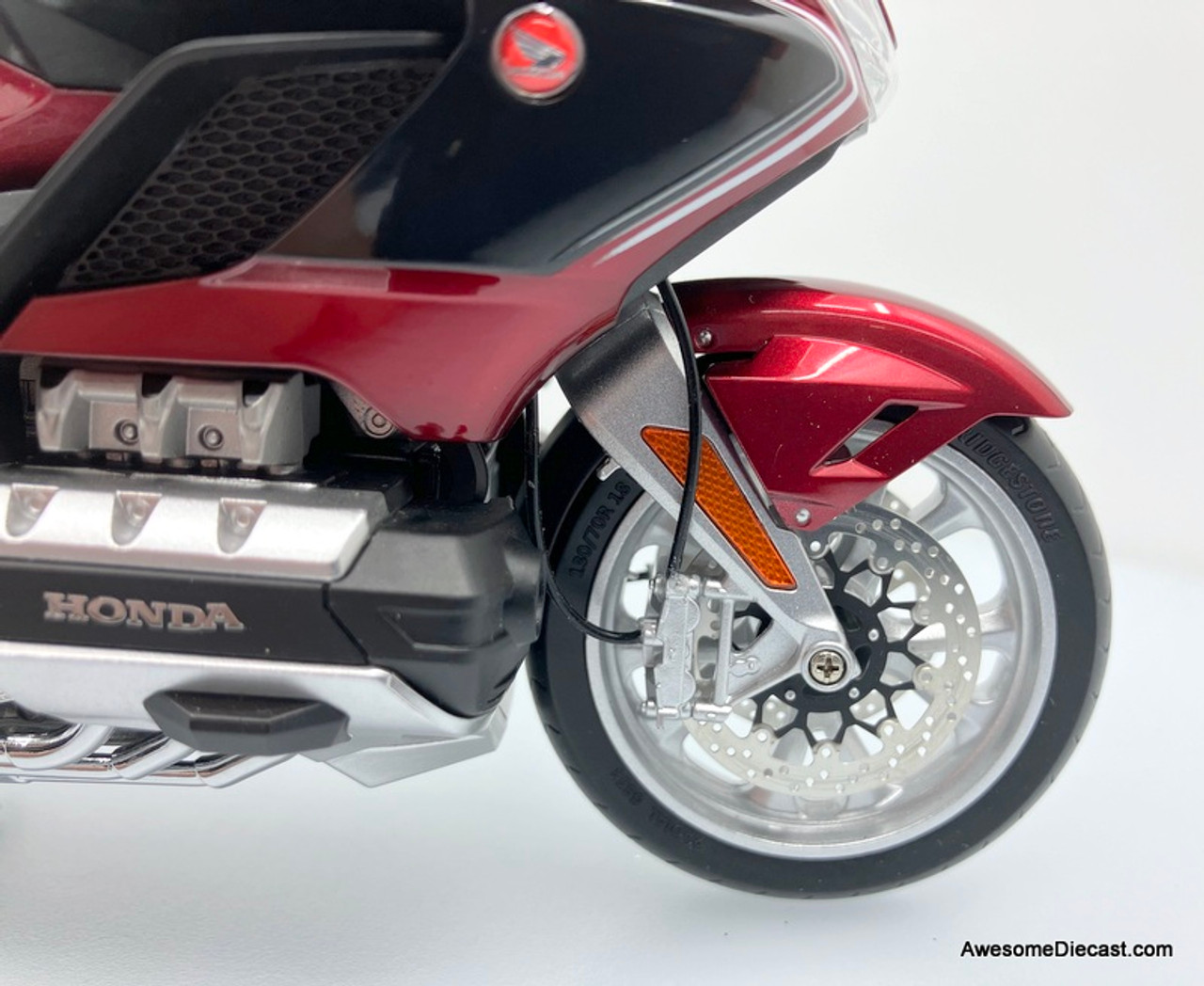 LCD Models 1:12 Honda Goldwing Tour, Metallic Red