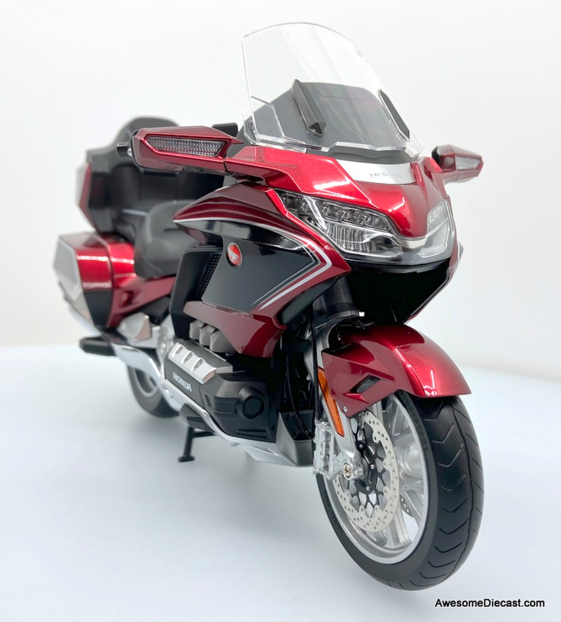 LCD Models 1:12 Honda Goldwing Tour, Metallic Red