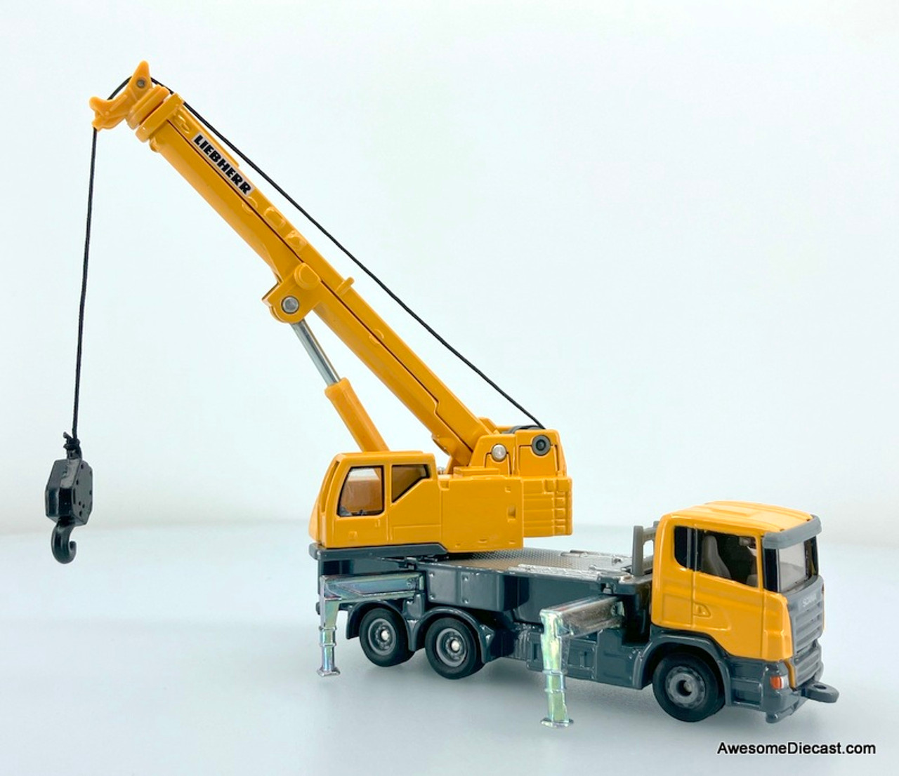 SIKU 1:87 Scania Telescopic Crane Truck: Liebherr Group