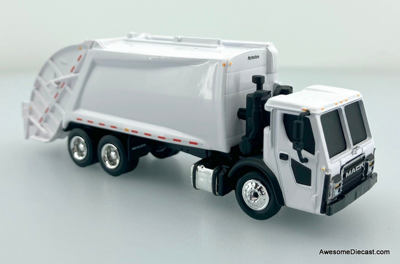 First Gear 1:87 Mack LR w/McNeilus Rear Load Refuse Body, White