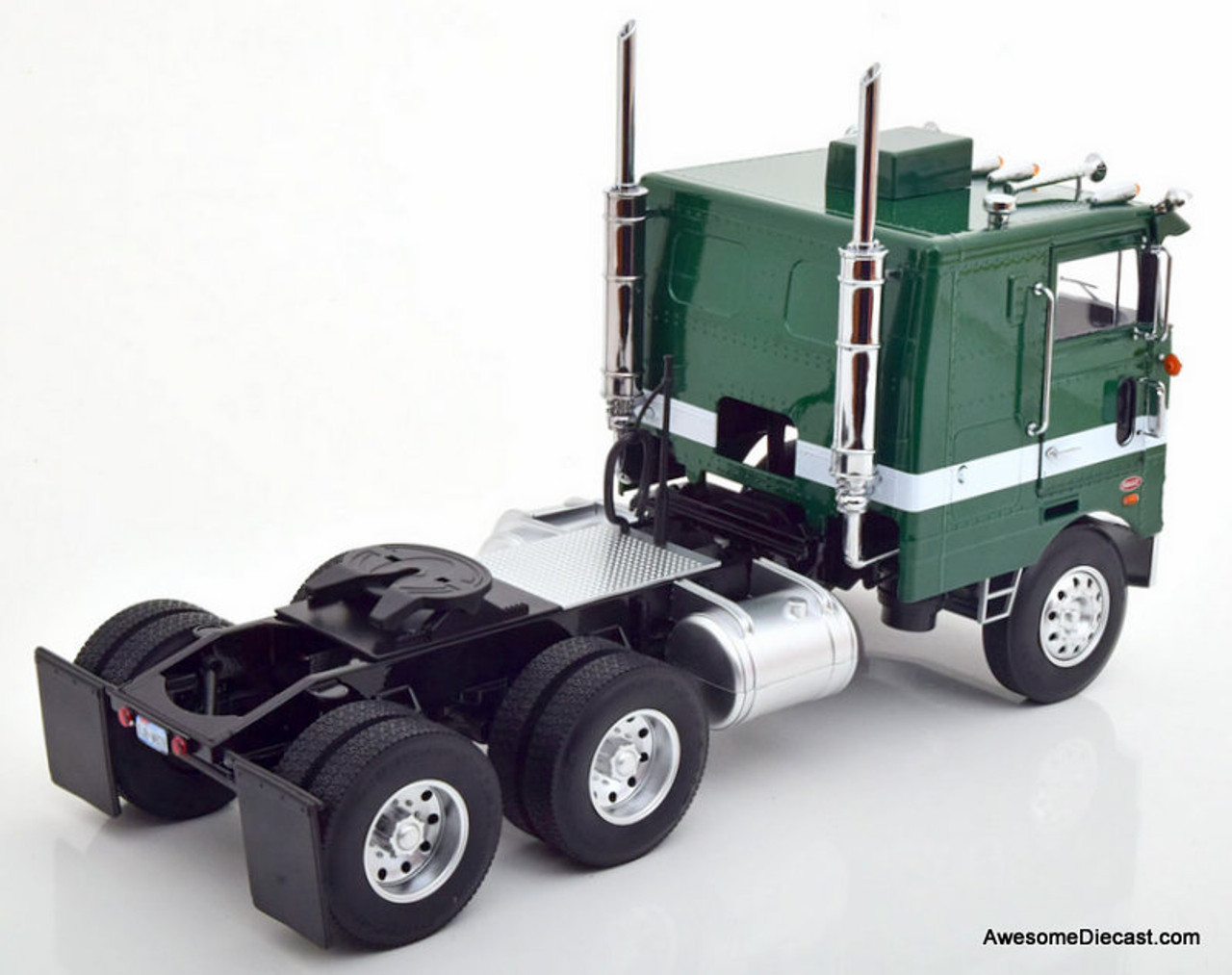 Road Kings 1:18 1977 Peterbilt Pacemaker, Metallic Green