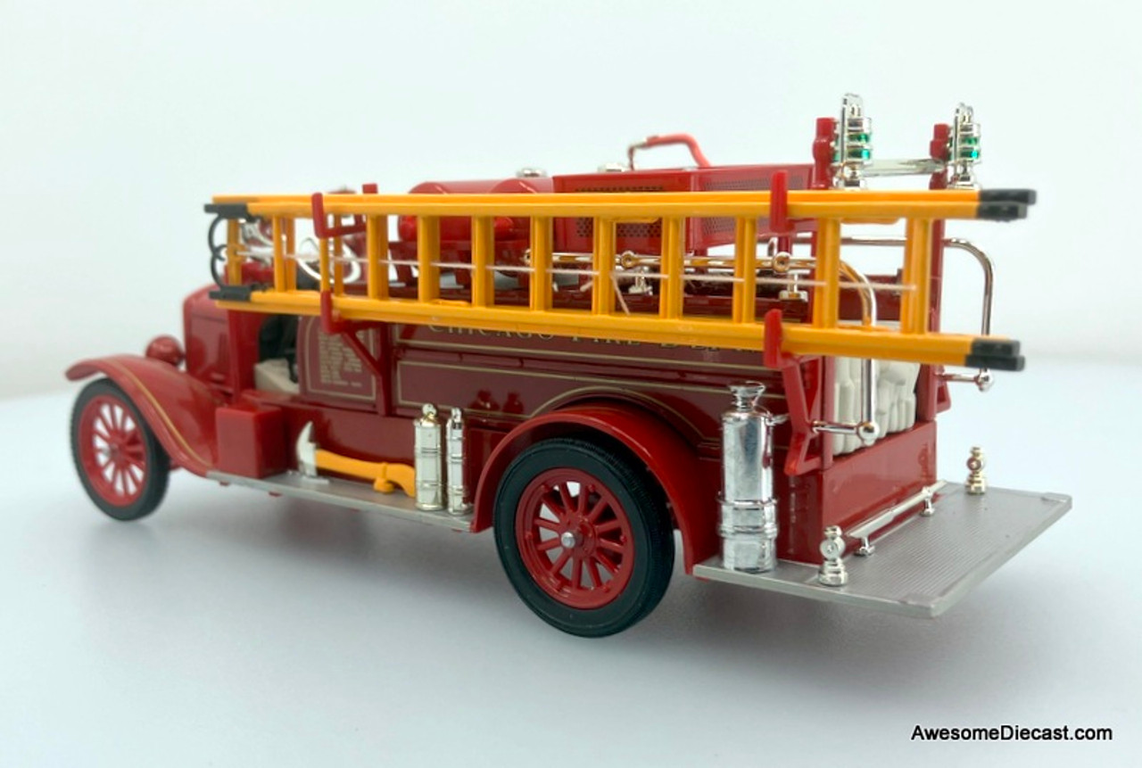 Signature Models 1:32 1926 Ford Model T Fire Truck: Chicago Fire Department