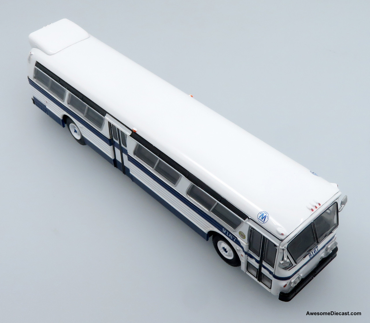 Iconic Replicas 1:87 Flxible 53102 Transit Bus: MTA New York City