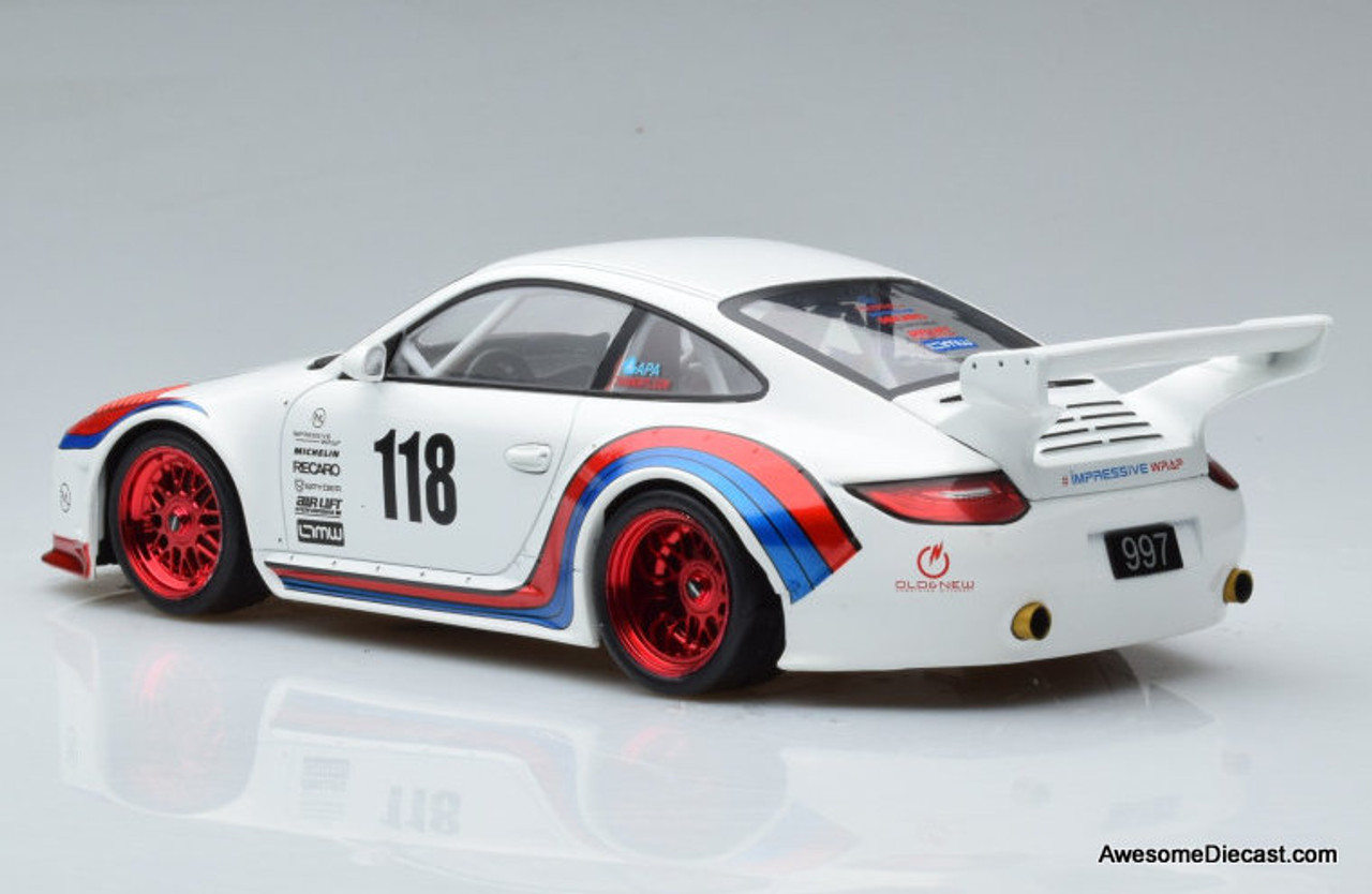 MCG 1:18 Porsche 911 (997) RWB Old & New #118: Martini Racing