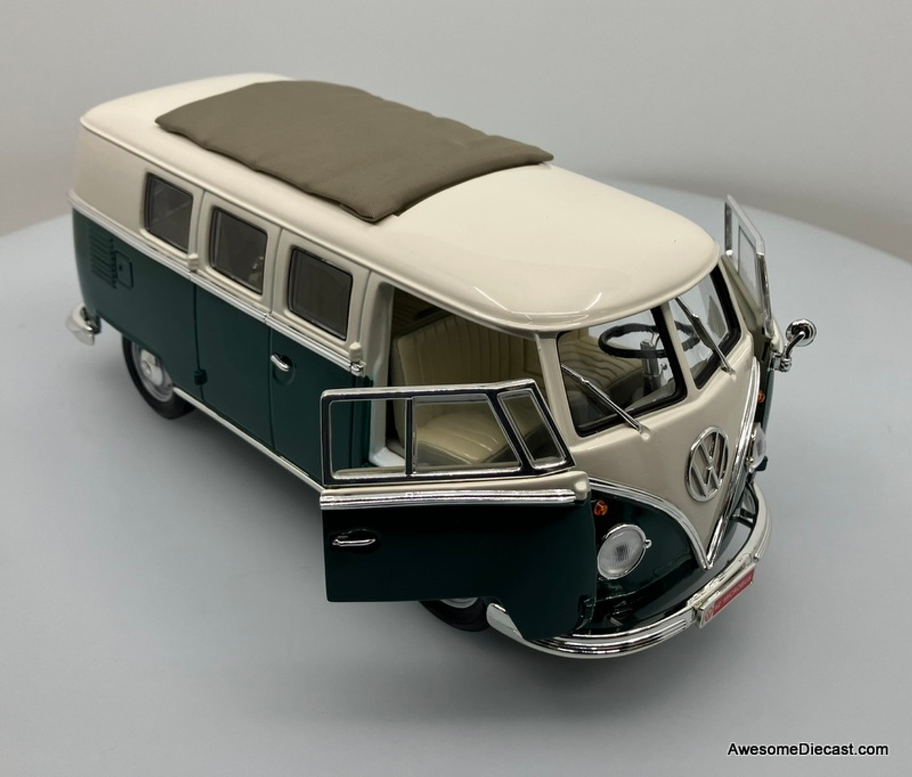 Road Signature 1:18 1962 Volkswagen Microbus, Green/White