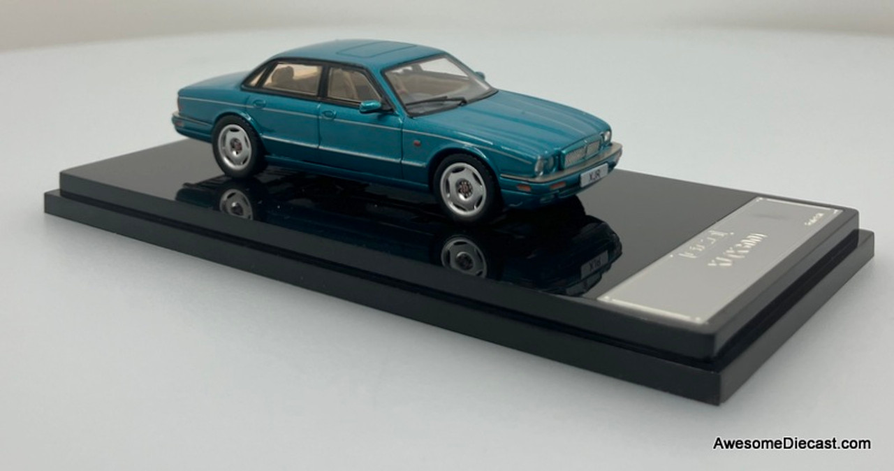 Cult 1/18 ジャガー XJR X300 turqoise 1995 CULT Scale Models 1/18 Jaguar XJR X300 turquoise 1995 with