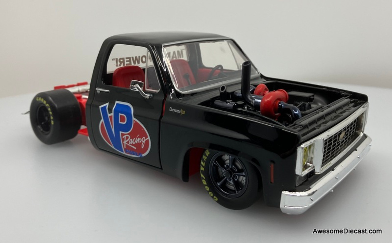 M2 Machines 1:24 1973 Chevrolet Cheyenne Super 10: VP Racing