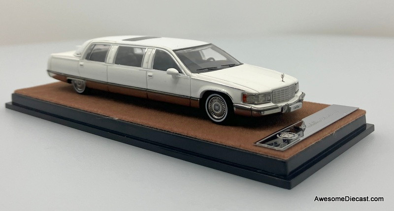 Modellino XG Cadillac Fleetwood Sedan Limousine 1:64 – Diecast Metal Bianco 2023
