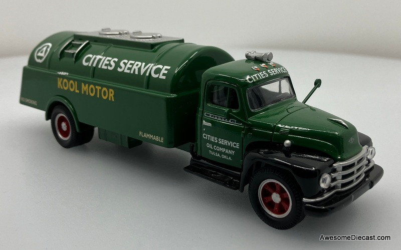 Diamond T 620 Rigid Tanker, Green: Cities Services 1:50 Diecast