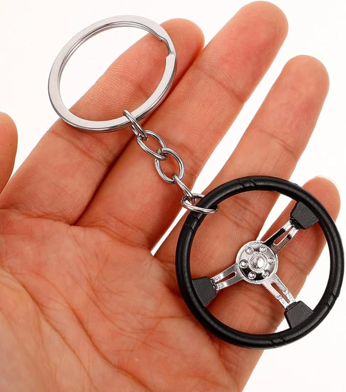 Racing Steering Wheel Keychain – Zinc Alloy Key Ring for Car Lovers Accessories