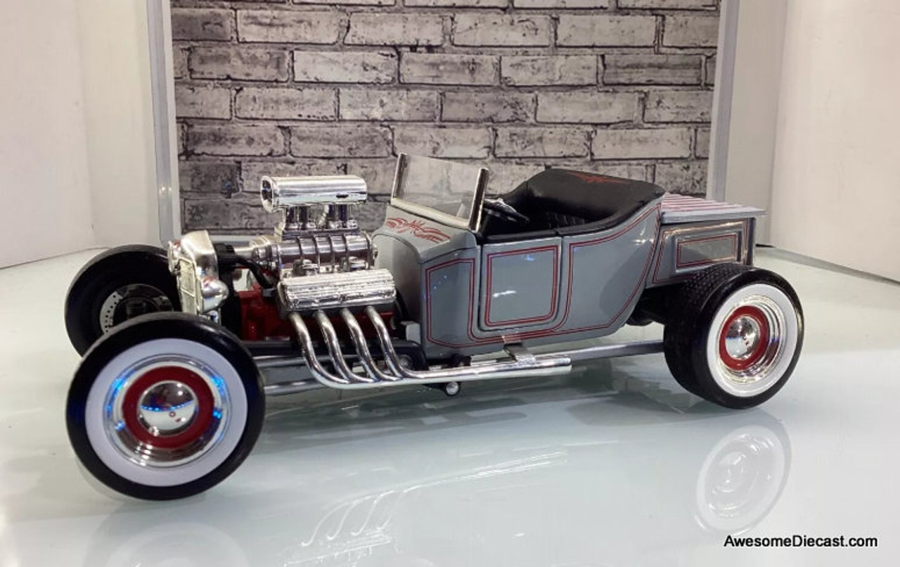 Ford T-Bucket Hot Rod, Gray 1:18 Diecast Model Car by