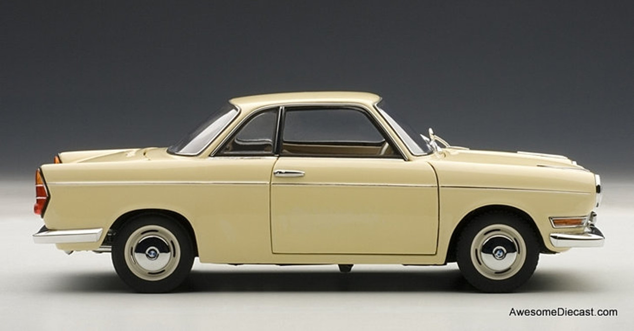 1960 BMW 700 Sport Coupe, Creambeige 1:18 Diecast Model Car