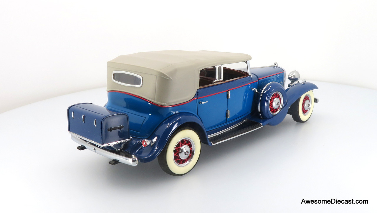 1932 Cadillac V-16 - Blue 1:24 Diecast Model by Franklin Mint