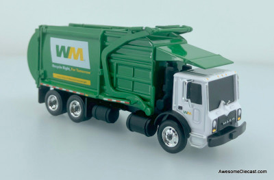 First Gear 1:34 Mack LR Refuse Truck w/McNeilus Meridian Front