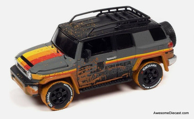Johnny Lightning 1:64 2007 Toyota FJ Cruiser, Gray w/Stripes (Muddy Version)