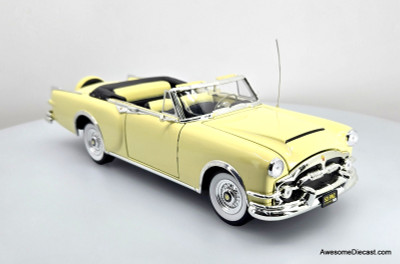 Road Signature 1:18 1955 Packard Caribbean, White/Pink