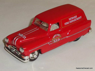 1953 Pontiac Van Fire Support - Newark Fire Department - 1:43 Scale Diecast Model by Corgi