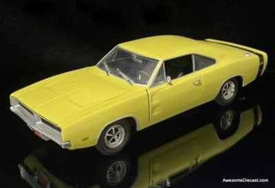 1967 Dodge Coronet R/T, Gold/Black 1:18 Diecast Model Car by