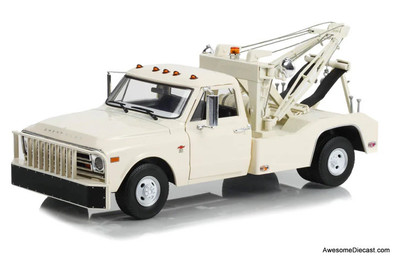 1968 Chevrolet C-30 Dually Wrecker, White 1:18 Diecast Model Truck by Greenlight