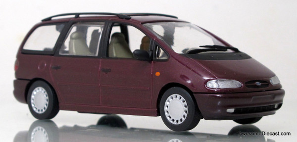 Minichamps 1:43 1995 Ford Galaxy (Maroon)
